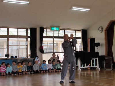 18112005.jpg