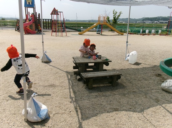 25052003.jpg
